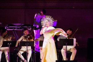 04_Bjork_-Carnegie-Hall_3-14-15_AdelaLoconte
